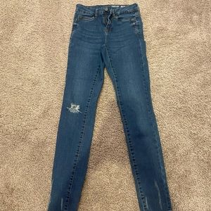 Women’s skinny jeans with rips (bought from American Eagle)